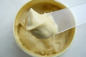 Ungüento en el hogar para el tratamiento de la osteocondrosis